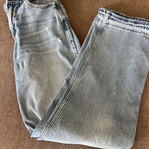 Hollister Ultra High-Rise Dad Jeans